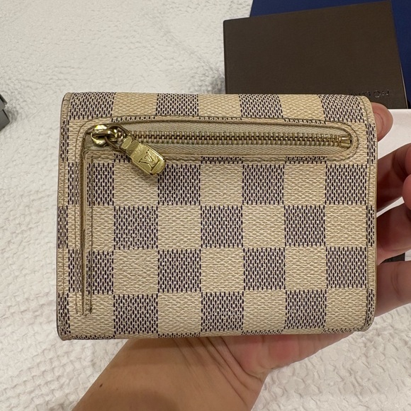 LOUIS VUITTON Damier Azur Koala Wallet - Picture 4 of 11